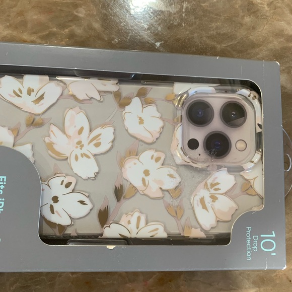 NWT Onn Floral phone Case for iPhone 14 Pro Max - Cream with gold details - Picture 4 of 4